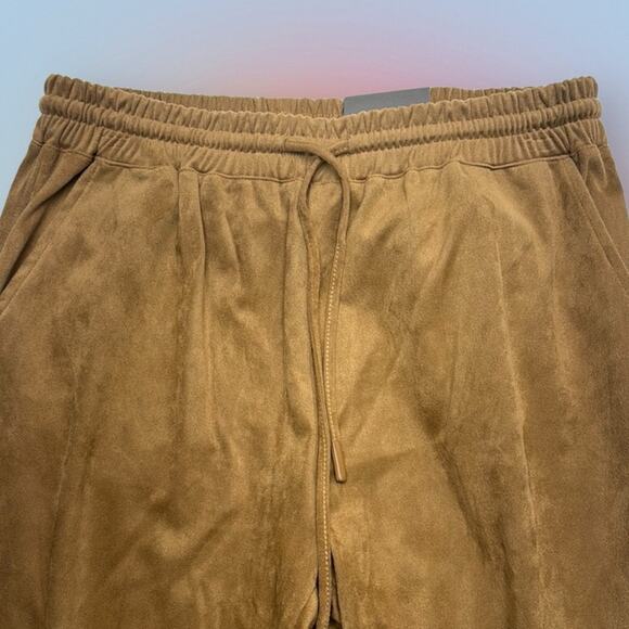 ONE Women’s Small Brown Faux Suede Jogger Pant - Picture 1 of 3